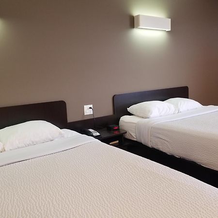茵斯菲尔6号汽车旅馆 Innisfail 外观 照片